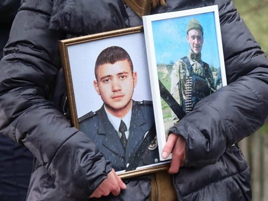 Прощання з Героєм: В останній шлях відправили Матвєєва Володимира, Юного Захисника України