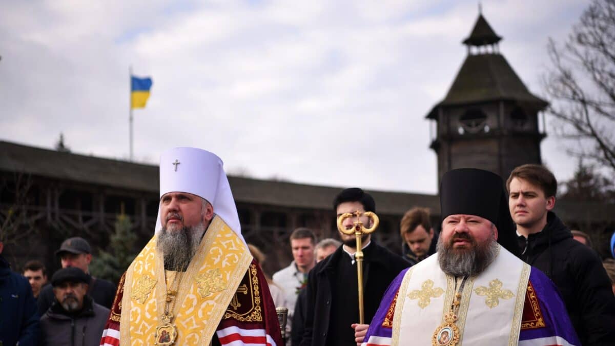 Згадка трагічного минулого: Предстоятель помолився за жертви Батуринської трагедії