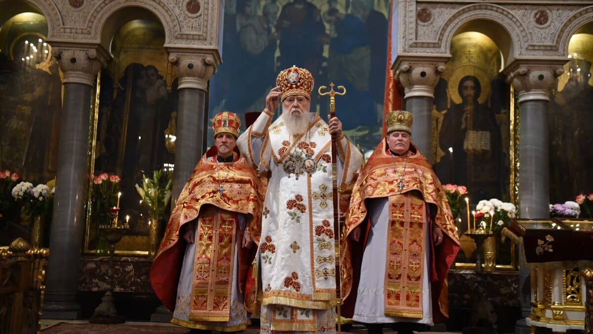 Богослужіння та Молебень: Почесний Патріарх Філарет вшанував Святу Варвару в Київському Свято-Володимирівському Соборі