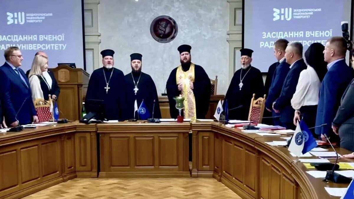 Молитва та Заклик до Солідарності: Західноукраїнський університет об’єднався у спільній молебні за мир та незалежність