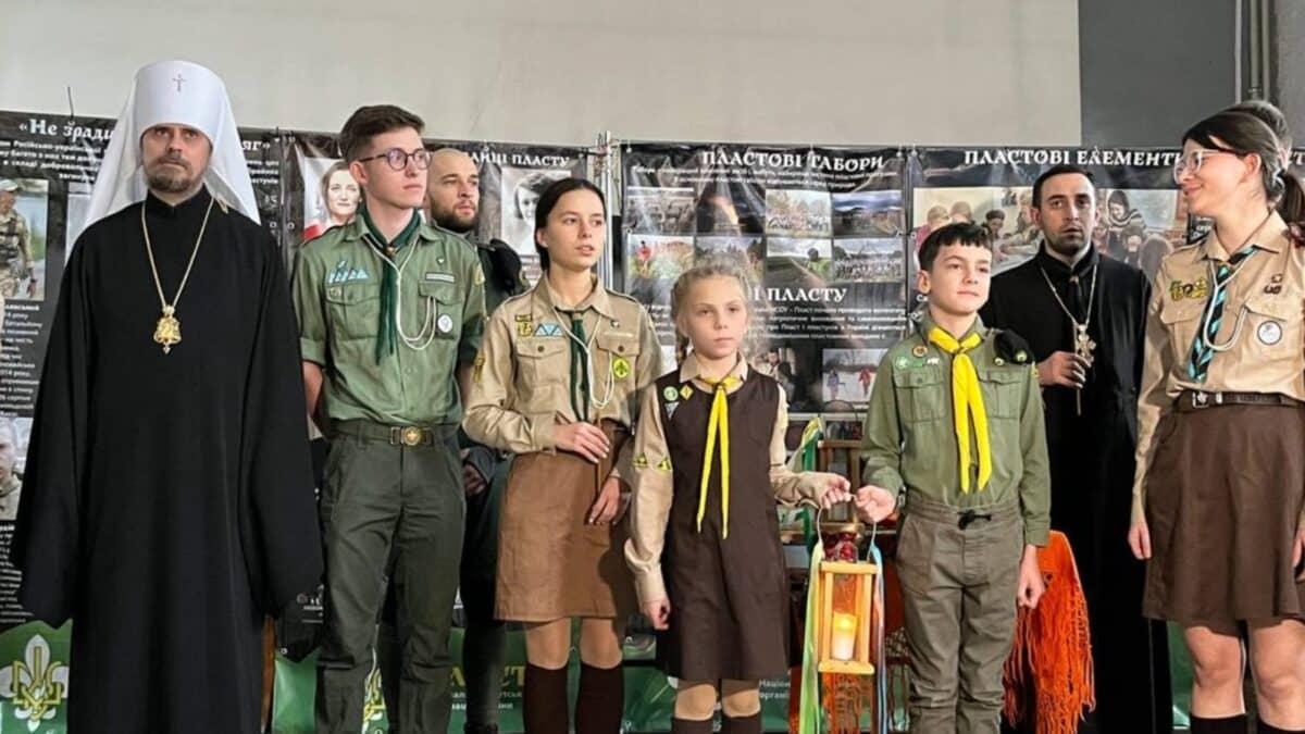 В Тернополі Засвітився Вогонь Миру: Символ Єдності та Світла