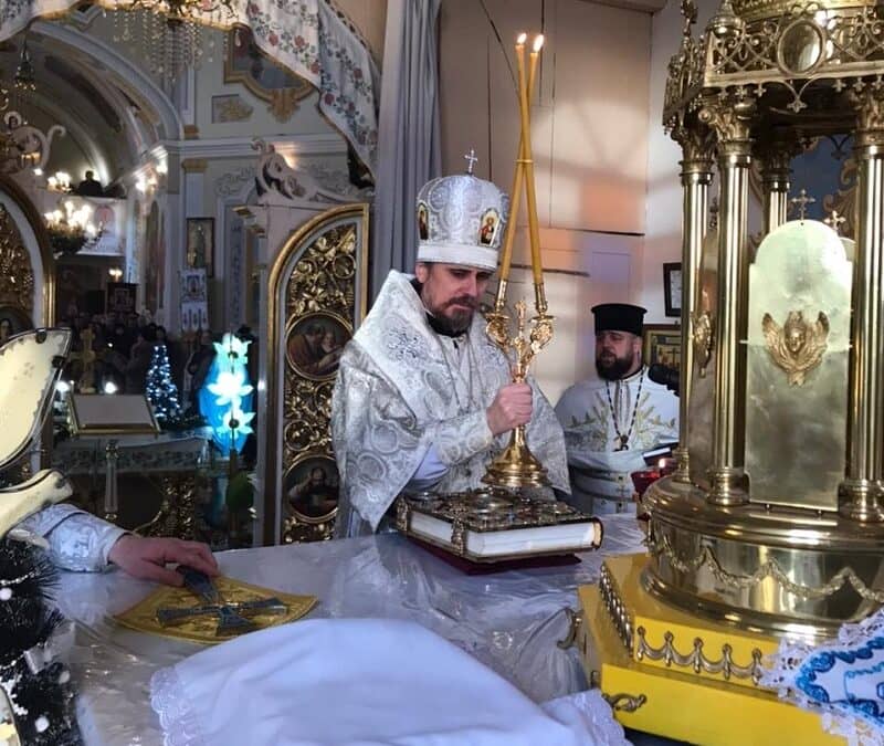 Митрополит Нестор відслужив Божественну літургію та провів похорон новопреставленого протоієрея Тараса Іщука в Тернопільській єпархії