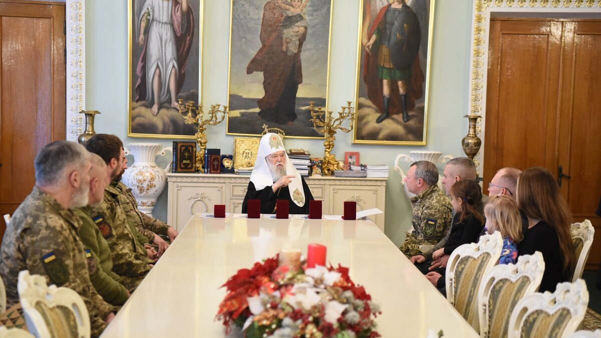 Святійший Патріарх Філарет відзначив українських героїв та волонтерів за їхній внесок у захист країни