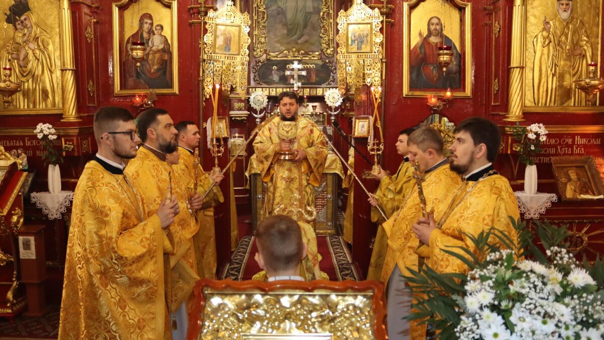 Архієпископ Тихон очолив святкову літургію в кафедральному соборі Тернополя