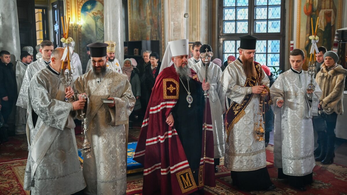 Урочиста Божественна літургія на Подолі: щедрі слова та молитви за мир від Предстоятеля