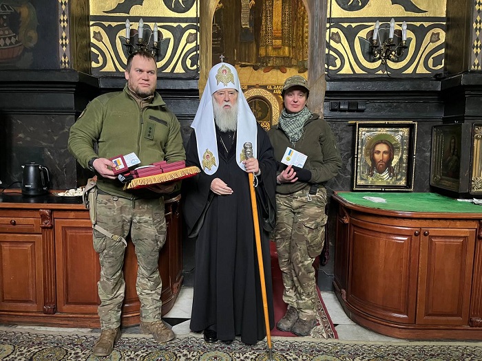 Патріарх Філарет вручив медалі за жертовність і любов до України воїнам 1-го механізованого батальйону