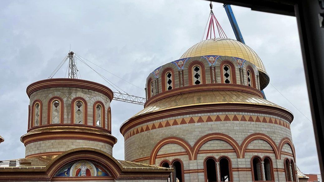 Митрополит Нестор Писик Благословив новий етап: Центральний Купол Кафедрального Собору Став На Місце/Духовна Реальність для Тернополя