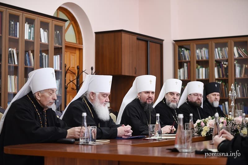 УПЦ (ПЦУ) змінює назву та статут Чернівецької єпархії