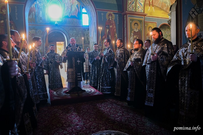 Блаженнійший Митрополит Епіфаній звершив Мале повечір’я та Пасію у Києві