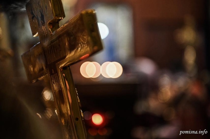 Поклоніння Хресту Господньому: віддання, смирення, і любов