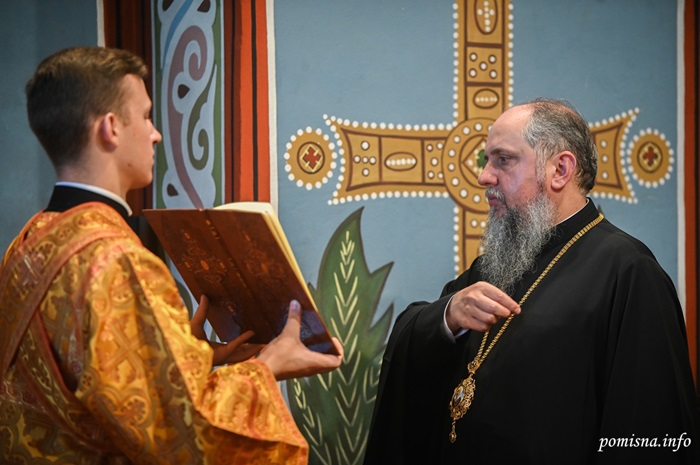 Митрополит Епіфаній провів Всенічне бдіння у Київському Свято-Михайлівському соборі