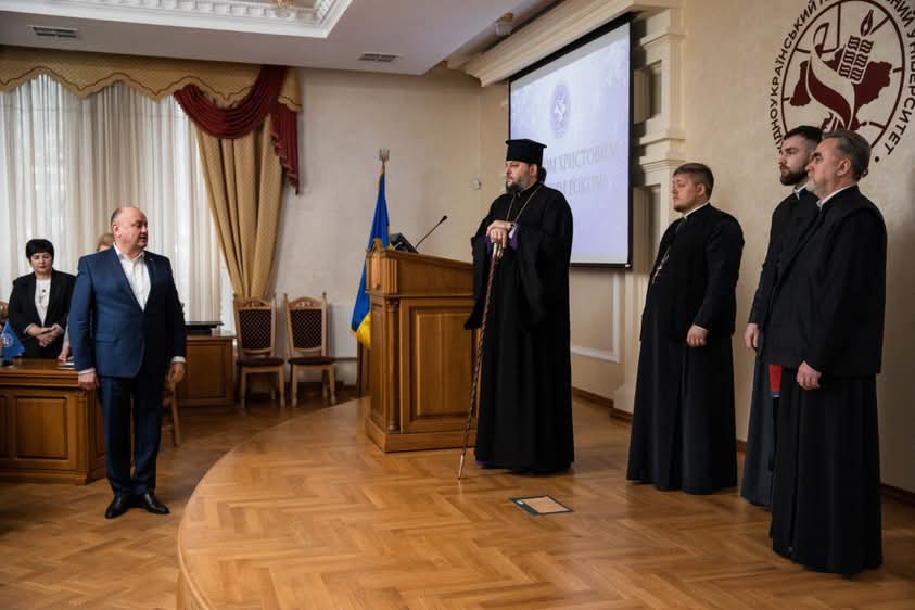 Релігія як ширма: чому участь архієпископа Тихона в університетському засіданні обурила громадськість