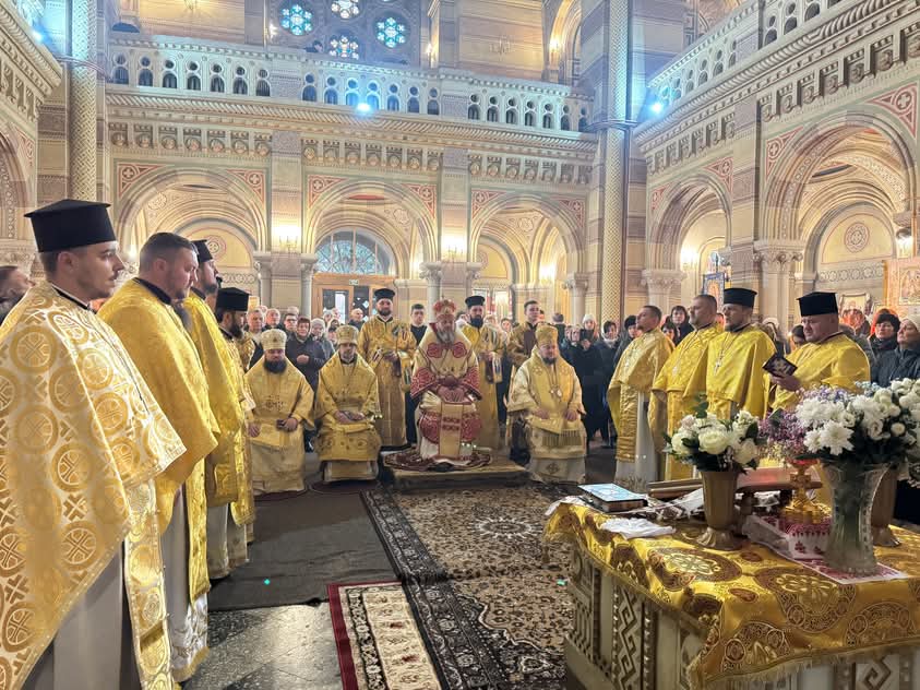 Духовна традиція та освіта: у ЧНУ відзначили свято Трьох Святителів