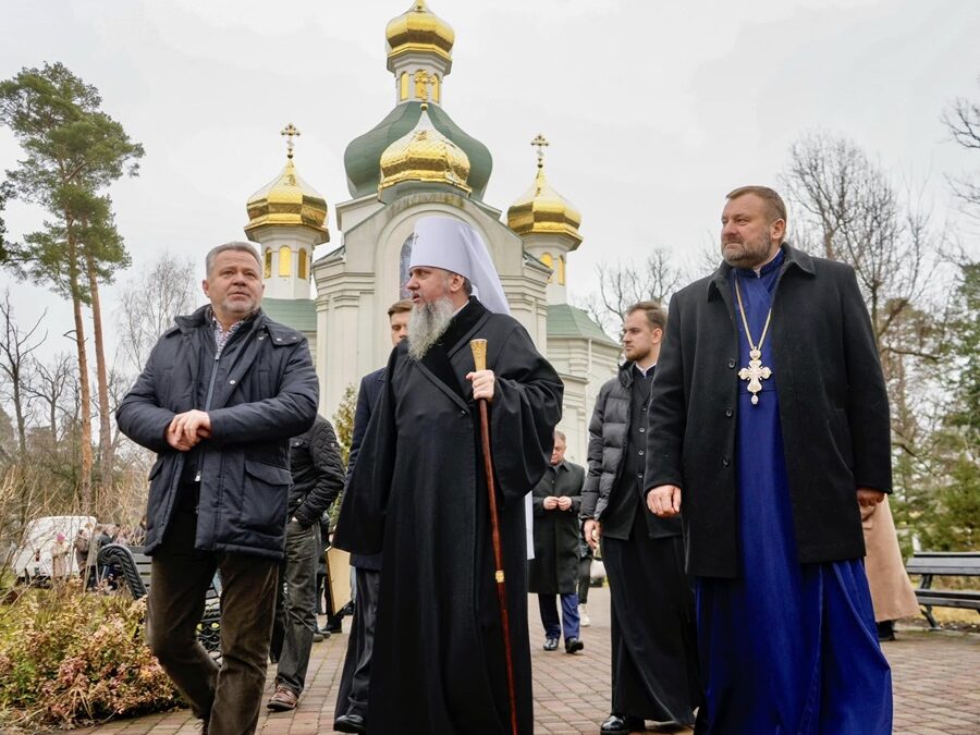 Митрополит Епіфаній освятив Центр допомоги в Бучі