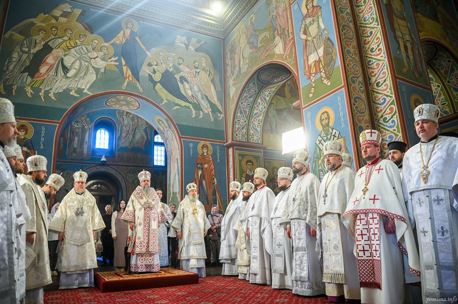 Святкове богослужіння у Києві: Предстоятель ПЦУ молився за воїнів та загиблих