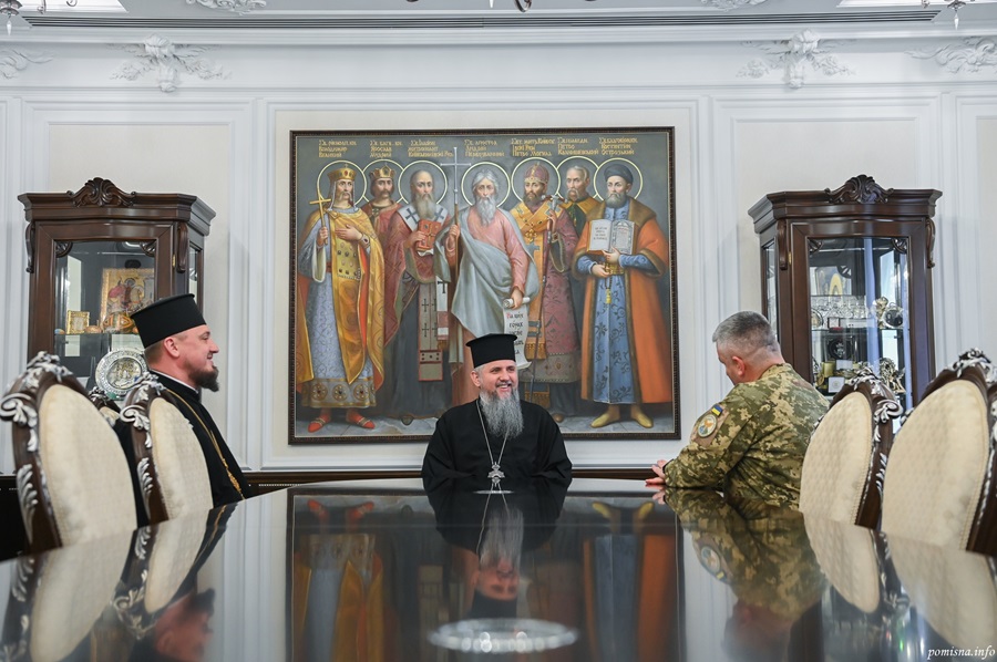 Митрополит Епіфаній і начальник Житомирського військового інституту обговорили розвиток капеланства