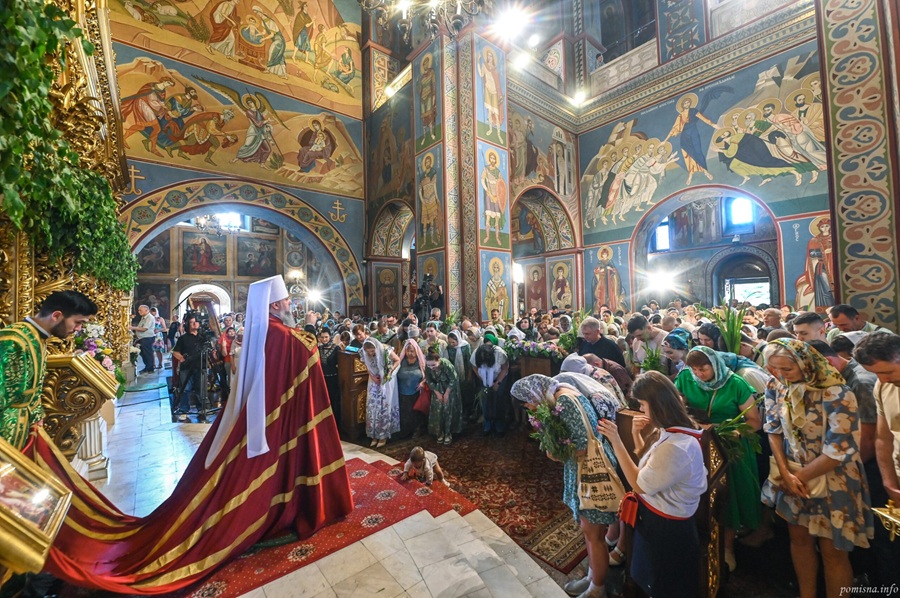 Свято Трійці у Золотоверхому: Молитва за Україну у день П’ятидесятниці