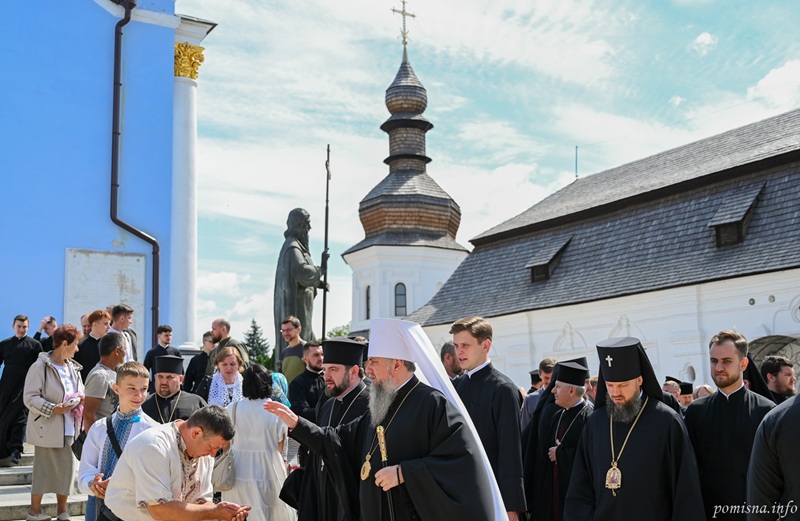 Церква потребує добрих пастирів: Митрополит Епіфаній — випускникам КПБА
