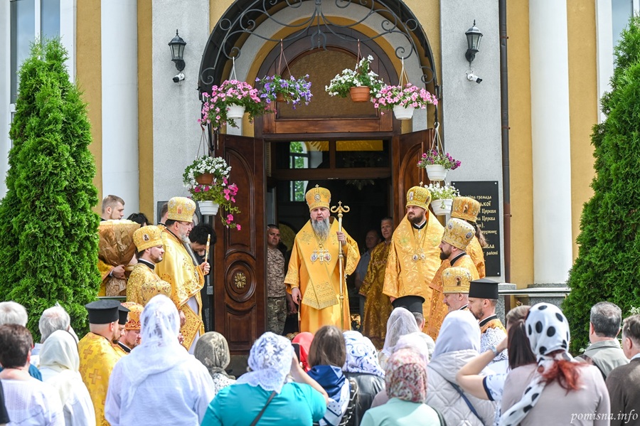 Митрополит Епіфаній очолив святкову літургію у день апостолів Петра і Павла в Києві