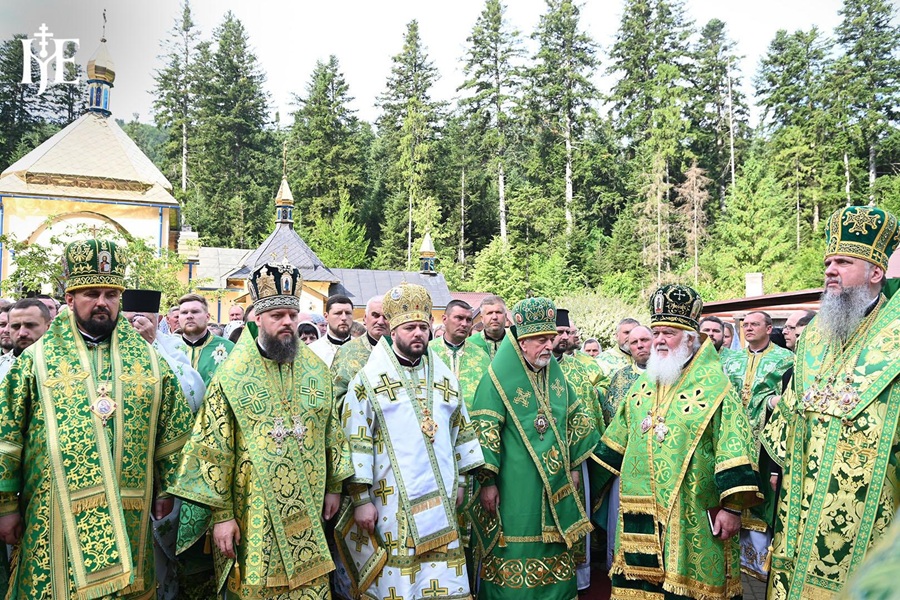 Молитва, що сильніша за війну: Митрополит Епіфаній у Манявському Скиті