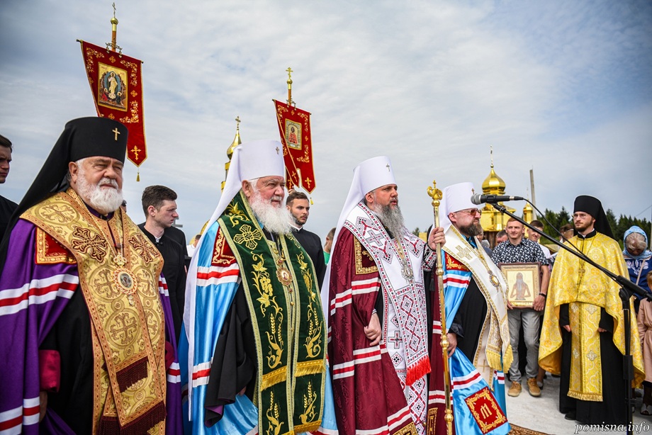 Митрополит Епіфаній заклав духовний фундамент нового храму у Межигір’ї