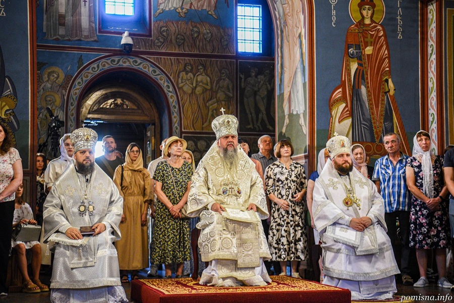 У Золотоверхому соборі молилися за мир і захисників України