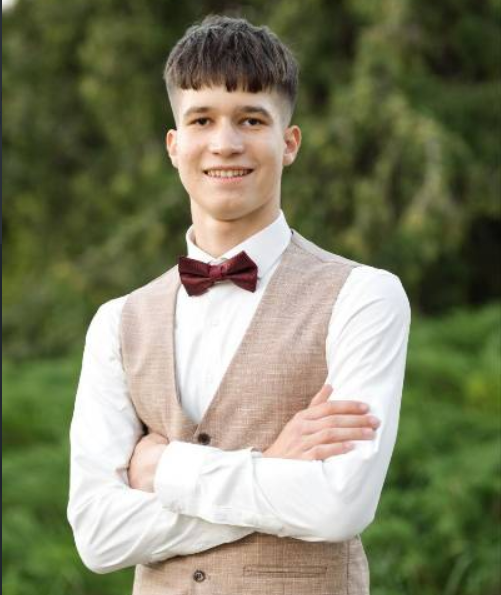 Молодий українець створив AngelicBot — чат-бота, який вчить дітей молитися й мріяти