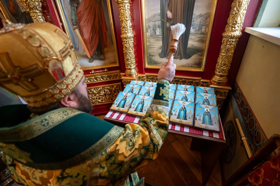 Духовний щит воїнів: ікона Миколи Святоші благословляє Держспецтрансслужбу