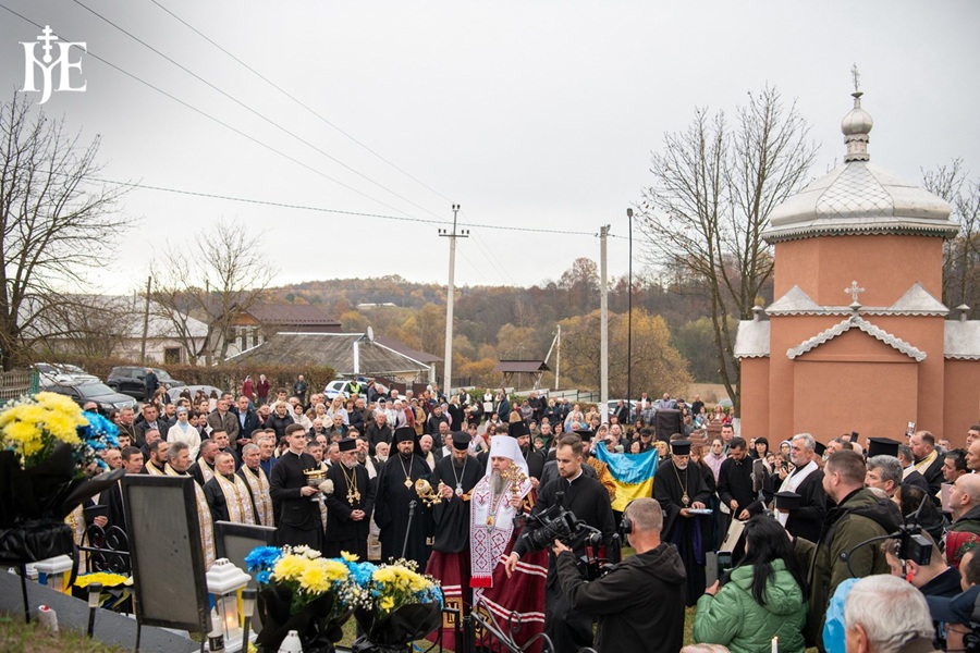 Його справа живе: Україна молиться за Патріарха Володимира