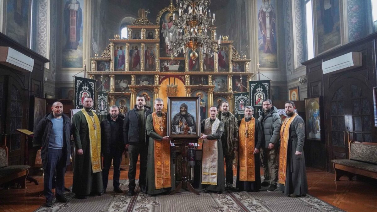 Святий захист для еліти війська: ікону Іллі Муромця передали ССО