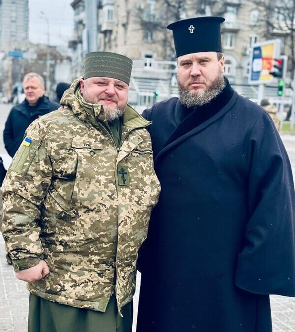 Символ держави і подвигу: у Дніпрі відкрили меморіальний Тризуб