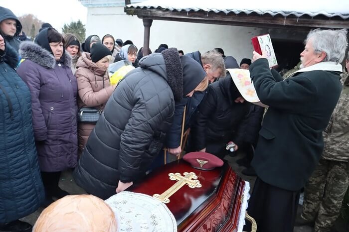 Борсуківська громада попрощалася із земляком-героєм: в останню путь провели Володимира Шибистого