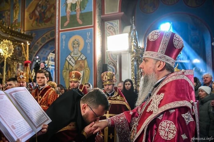 Хрестопоклонна неділя у Києві: Предстоятель ПЦУ очолив богослужіння у Золотоверхому монастирі