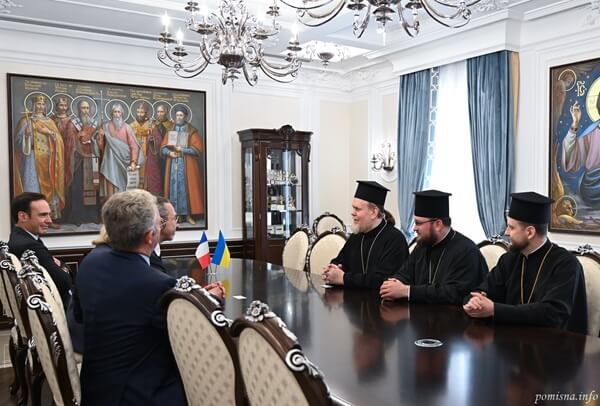Французькі політики відвідали Київську Митрополію Православної Церкви України